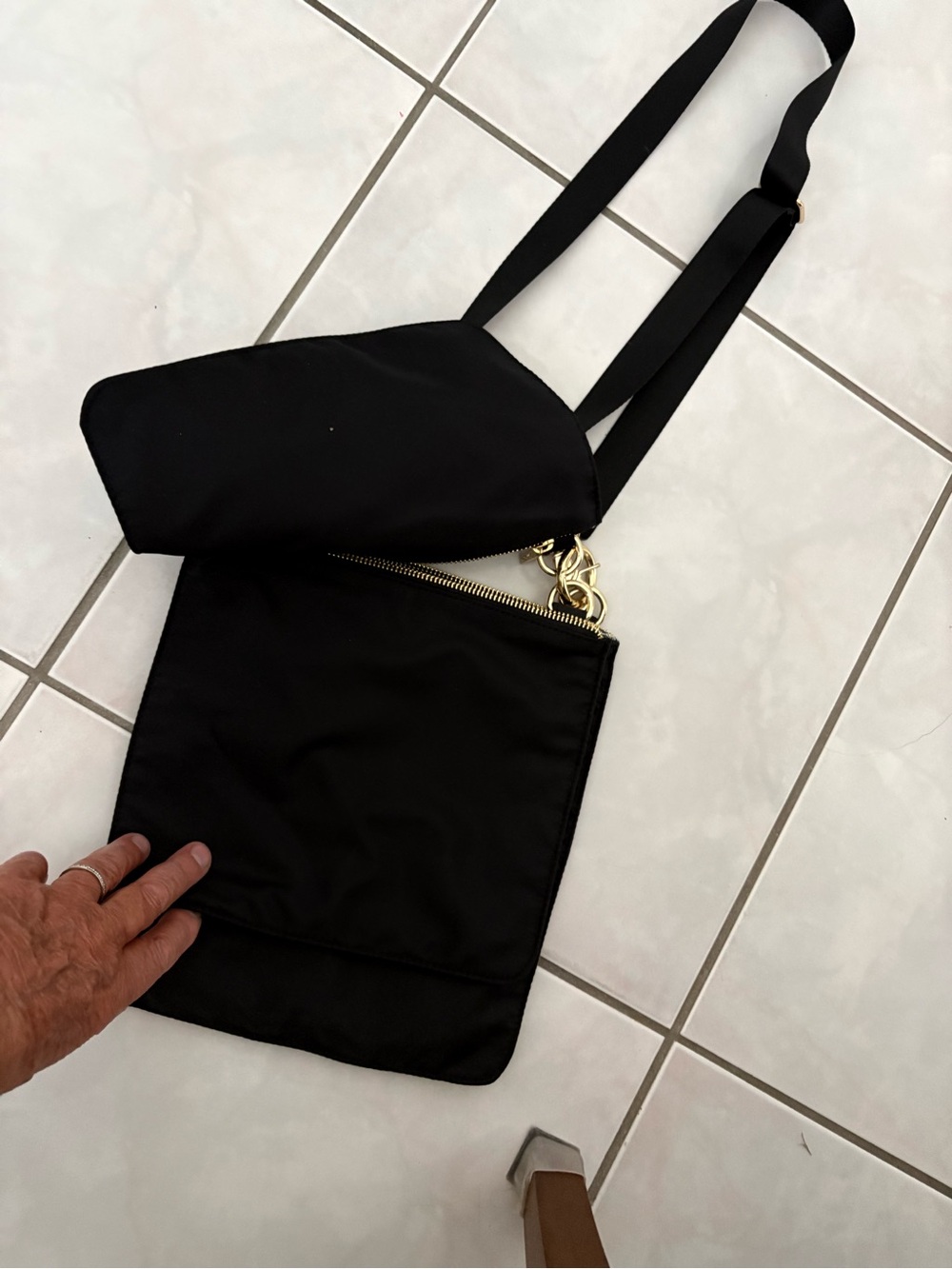 Amy Sacks Black Nylon Crossbody with Gold Hardware - Picture 4 of 15